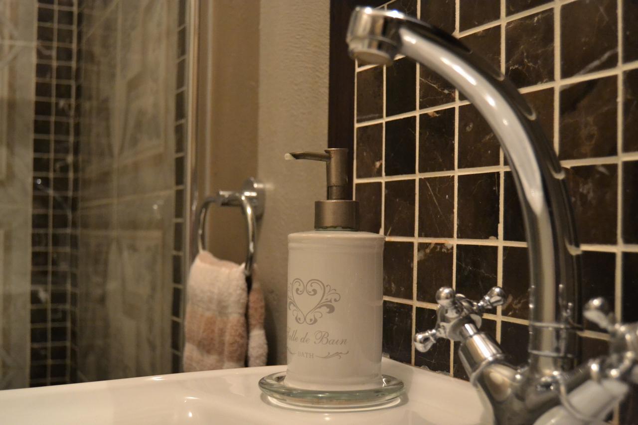 Versailles Self-Catering 惠灵顿 外观 照片