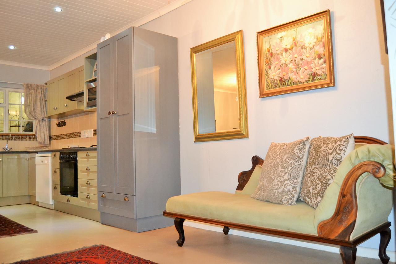 Versailles Self-Catering 惠灵顿 外观 照片