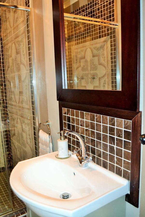 Versailles Self-Catering 惠灵顿 外观 照片